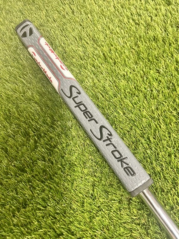 Odyssey White Hot OG 2 Ball Putter 4 Odyssey White Hot OG 2 Ball Putter - Image 4