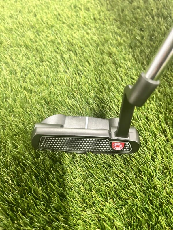 Odyssey O Works Black 330M Putter 2 Odyssey O Works Black 330M Putter - Image 2