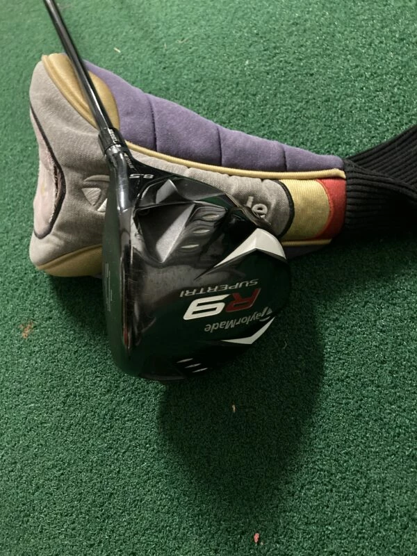 Taylormade R9 SuperTri 8.5 Driver // Reg 1 Taylormade R9 SuperTri 8.5 Driver // Reg